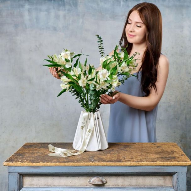 Цветочная подписка “Моно. Альстромерии”