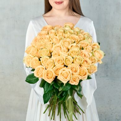 Букет из 51 кремовой Российской розы