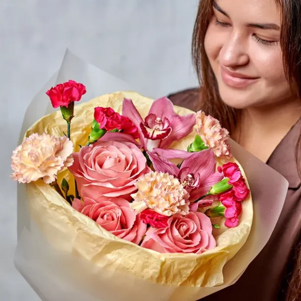 Персики в цвету